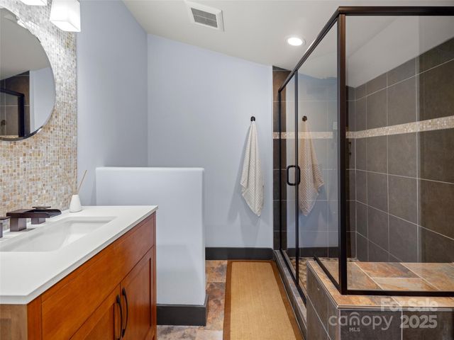 46 Park Avenue N, Asheville, NC 28801