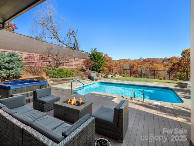 46 Park Avenue N, Asheville, NC 28801