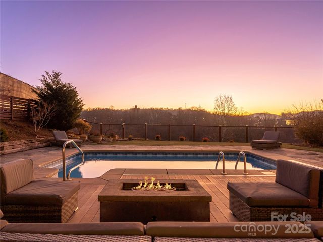 46 Park Avenue N, Asheville, NC 28801