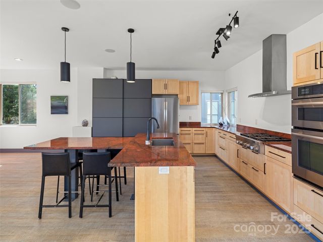 46 Park Avenue N, Asheville, NC 28801