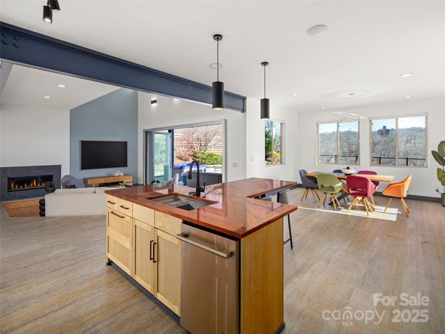 46 Park Avenue N, Asheville, NC 28801