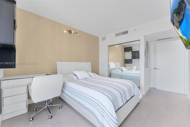 92 SW 3rd St 3611, Miami, FL 33130