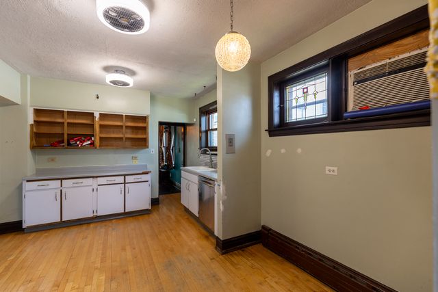 7047 26TH Parkway, Berwyn, IL 60402