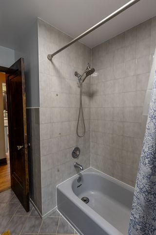 7047 26TH Parkway, Berwyn, IL 60402