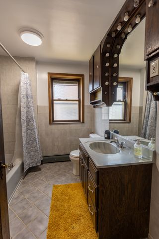 7047 26TH Parkway, Berwyn, IL 60402