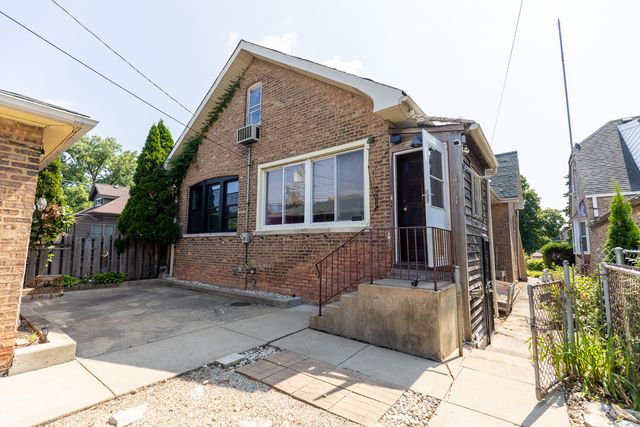 7047 26TH Parkway, Berwyn, IL 60402