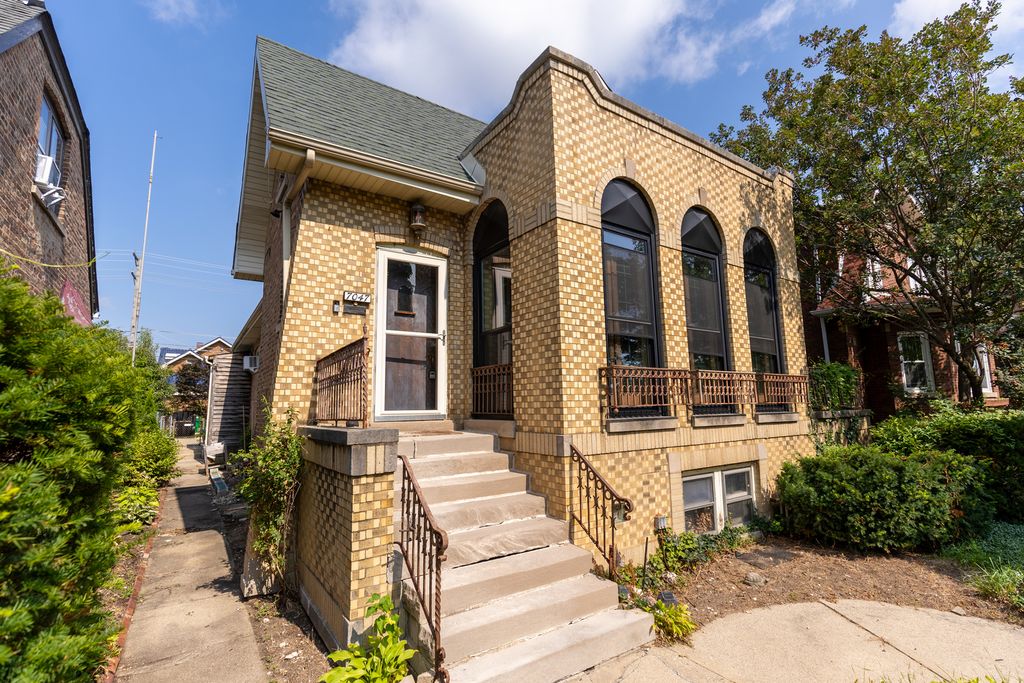 7047 26TH Parkway, Berwyn, IL 60402