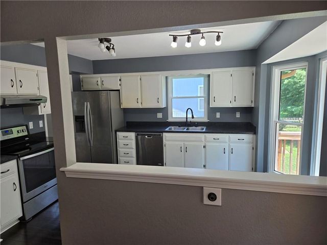 517 Buena Vista Drive, Belton, MO 64012