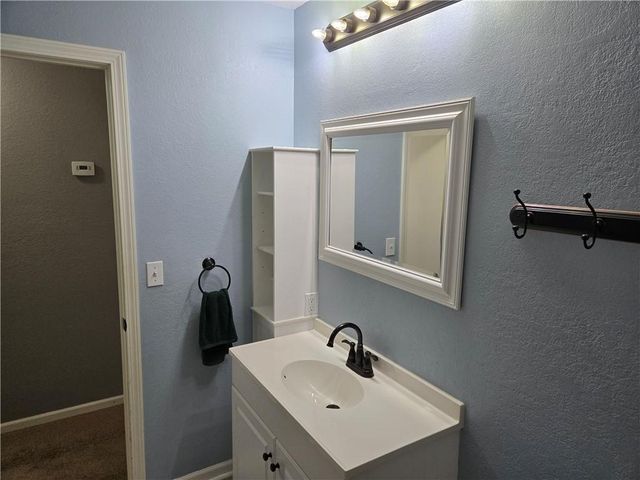 517 Buena Vista Drive, Belton, MO 64012