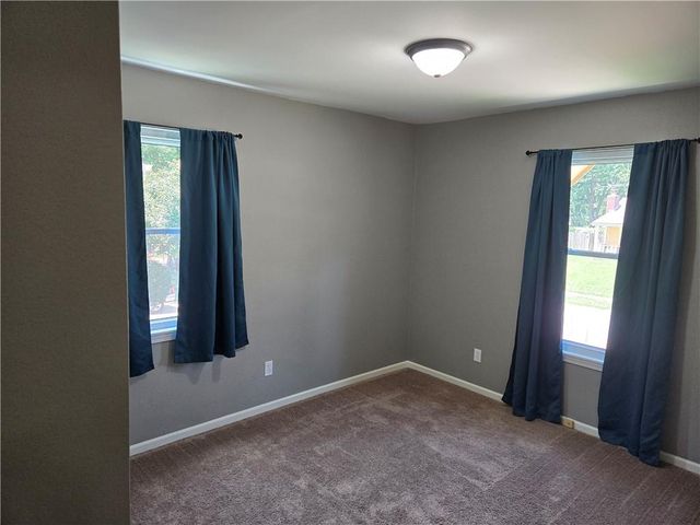 517 Buena Vista Drive, Belton, MO 64012
