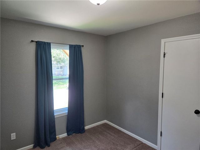 517 Buena Vista Drive, Belton, MO 64012