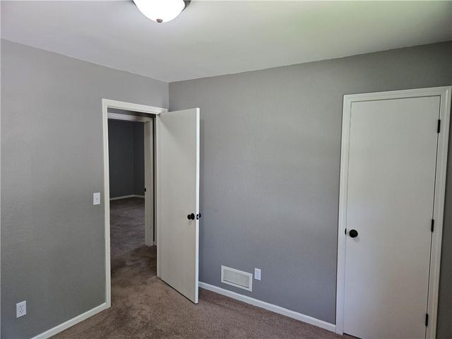 517 Buena Vista Drive, Belton, MO 64012