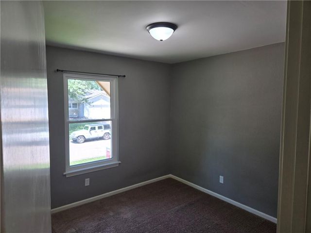 517 Buena Vista Drive, Belton, MO 64012