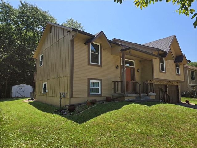 517 Buena Vista Drive, Belton, MO 64012