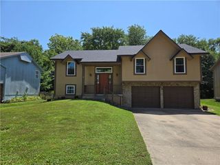 517 Buena Vista Drive, Belton, MO 64012