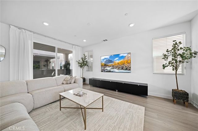 1090 North Anaheim Boulevard 1, Anaheim, CA 92801