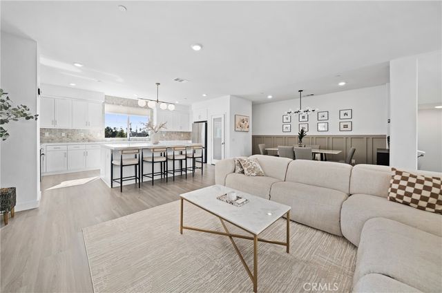 1090 North Anaheim Boulevard 1, Anaheim, CA 92801