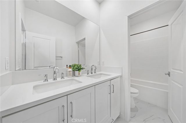 1090 North Anaheim Boulevard 1, Anaheim, CA 92801