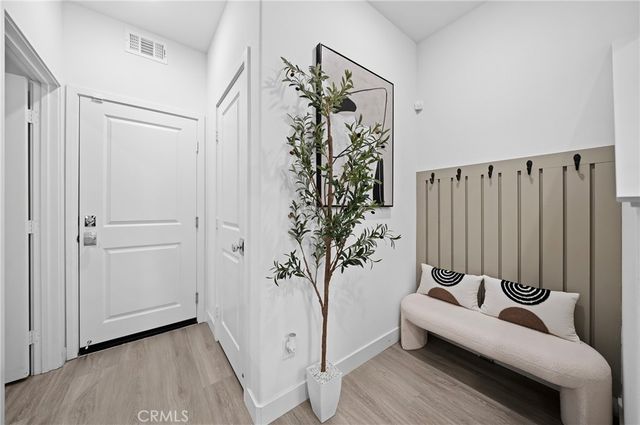 1090 North Anaheim Boulevard 1, Anaheim, CA 92801