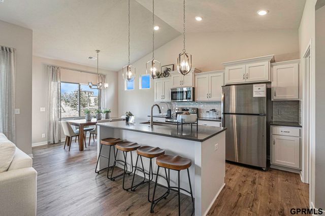 6303 N 168 Avenue, Omaha, NE 68116