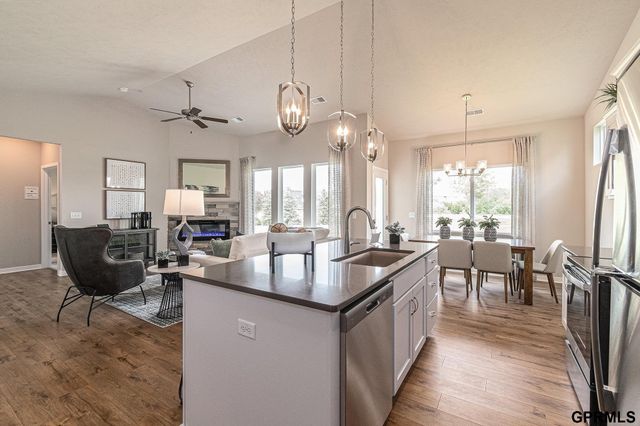 6303 N 168 Avenue, Omaha, NE 68116