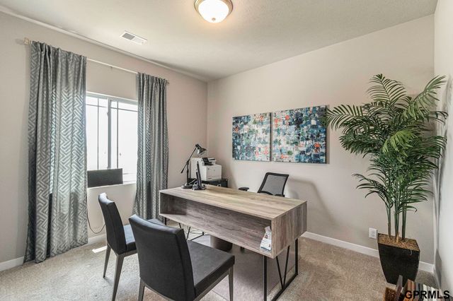 6303 N 168 Avenue, Omaha, NE 68116