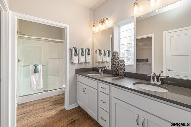 6303 N 168 Avenue, Omaha, NE 68116