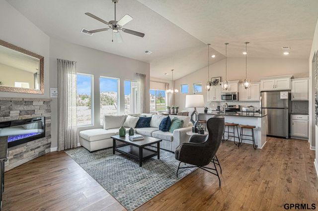 6303 N 168 Avenue, Omaha, NE 68116