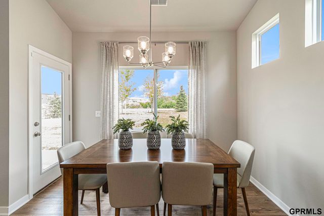 6303 N 168 Avenue, Omaha, NE 68116