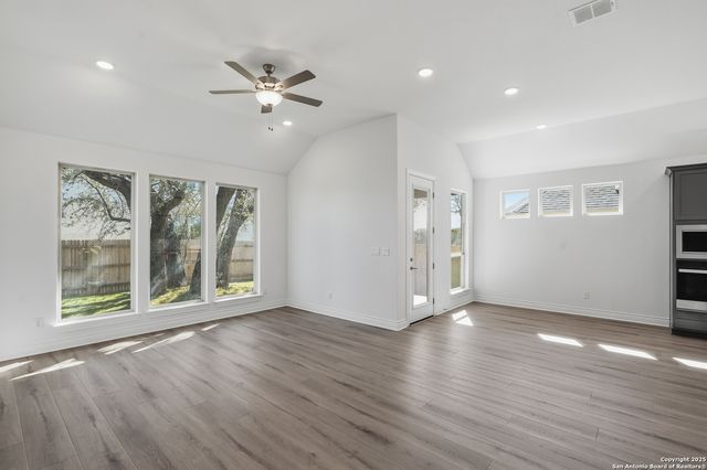 1412 Hallettsville, San Antonio, TX 78253