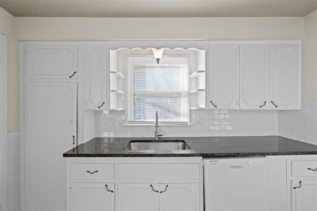 114 N Askew Avenue, Kansas City, MO 64123