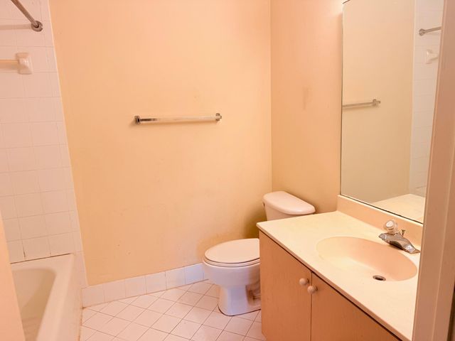 3505 Briar Bay Boulevard Apt 206, West Palm Beach, FL 33411