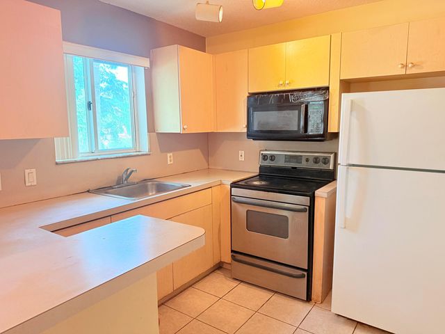 3505 Briar Bay Boulevard Apt 206, West Palm Beach, FL 33411