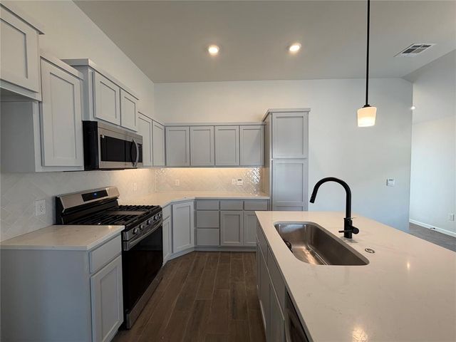 1109 Redwood Creek Drive, Yukon, OK 73099
