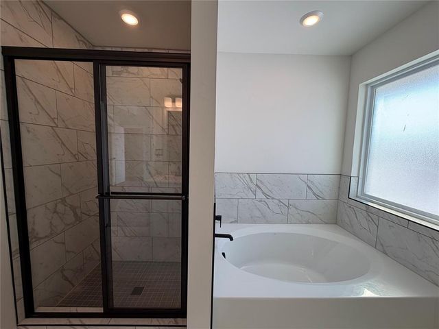 1109 Redwood Creek Drive, Yukon, OK 73099
