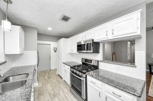 1113 Maple Creek Drive, La Porte, TX 77571