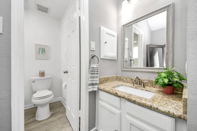 1113 Maple Creek Drive, La Porte, TX 77571