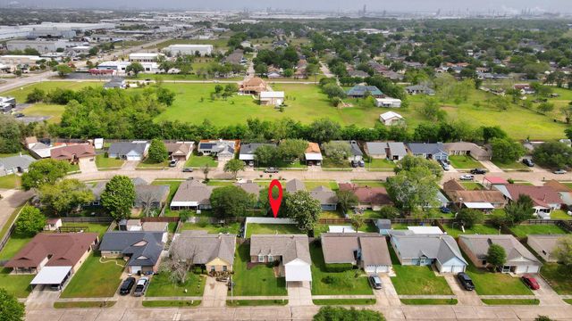 1113 Maple Creek Drive, La Porte, TX 77571