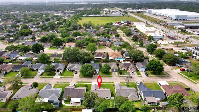 1113 Maple Creek Drive, La Porte, TX 77571
