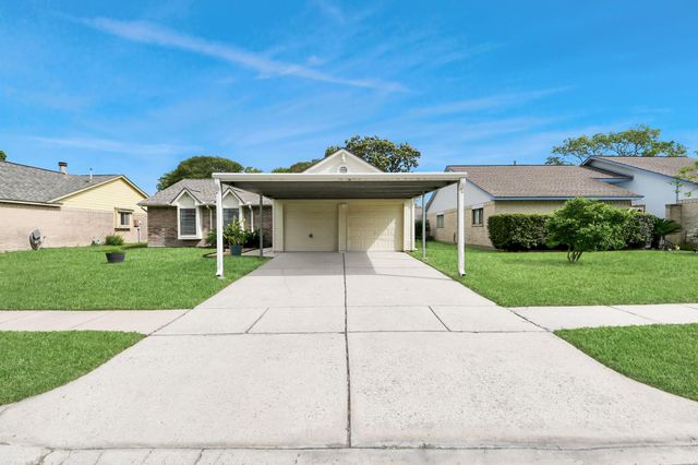 1113 Maple Creek Drive, La Porte, TX 77571