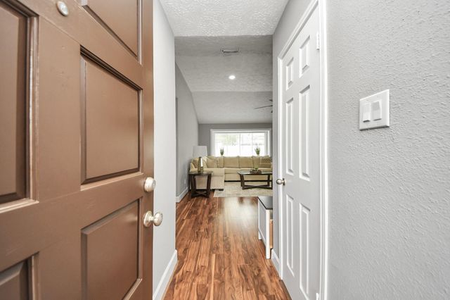 1113 Maple Creek Drive, La Porte, TX 77571