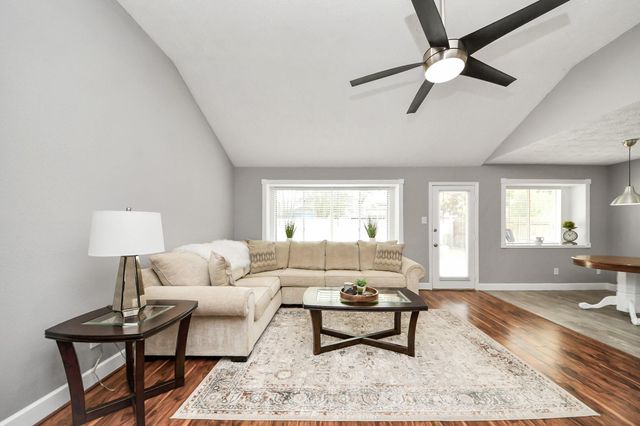 1113 Maple Creek Drive, La Porte, TX 77571