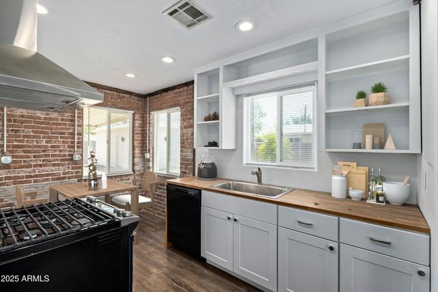 2615 N 29TH Place, Phoenix, AZ 85008