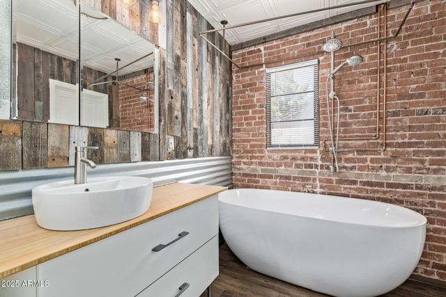 2615 N 29TH Place, Phoenix, AZ 85008