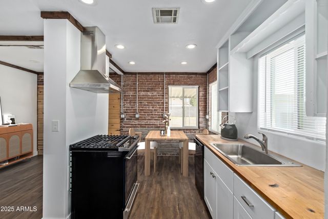 2615 N 29TH Place, Phoenix, AZ 85008