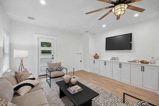 1206 Vermont Avenue, Dallas, TX 75216