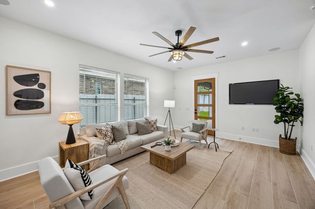 1206 Vermont Avenue, Dallas, TX 75216