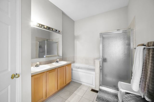 2451 Stonegate Road, Algonquin, IL 60102