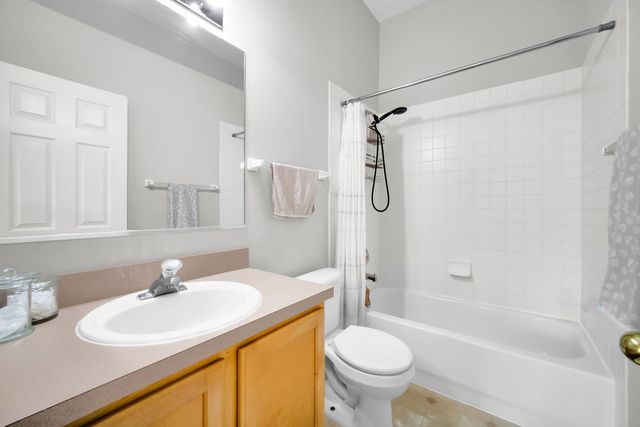 2451 Stonegate Road, Algonquin, IL 60102
