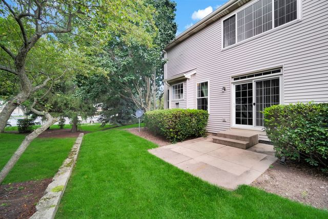 2451 Stonegate Road, Algonquin, IL 60102